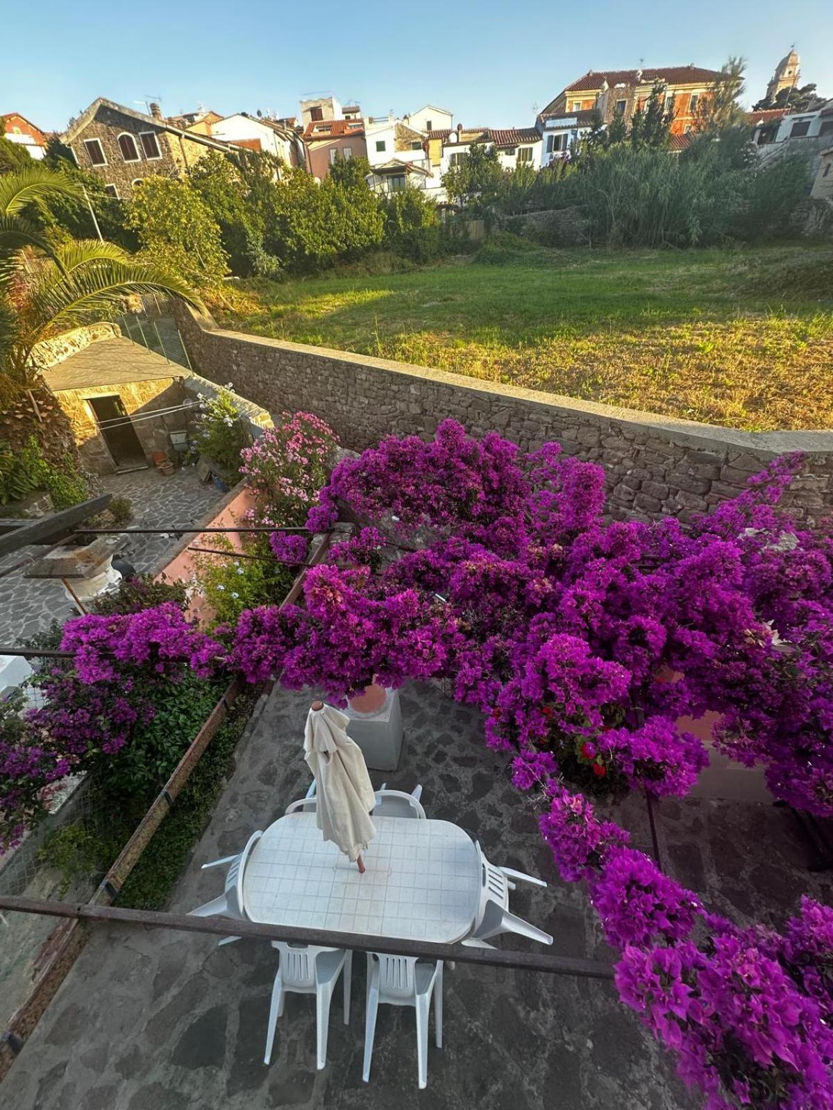 Maison Des Amis Βίλα Capraia Εξωτερικό φωτογραφία